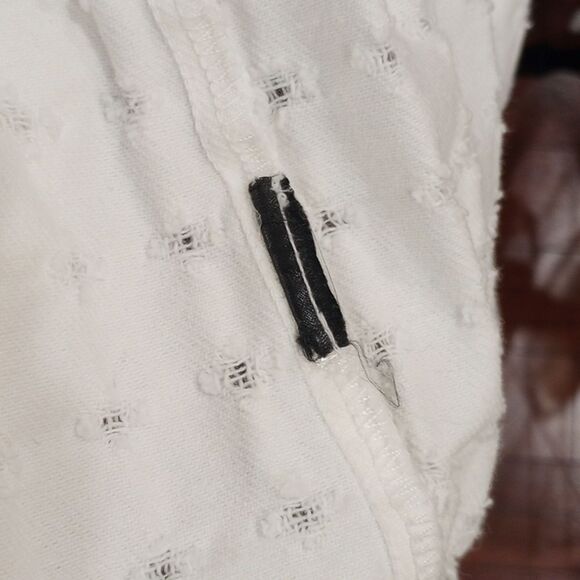 Blank NYC Eye On You White Distressed Denim Jacket - L - Picture 12 of 14